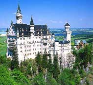 Германия. Замок Нойшванштайн летом